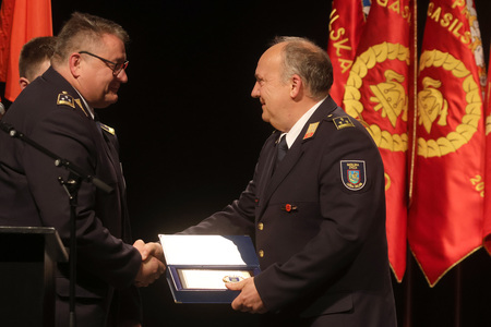 SVEČANA SEJA  GASILSKE ZVEZE CERKNICA 69 FOTO LJUBO VUKELIČ